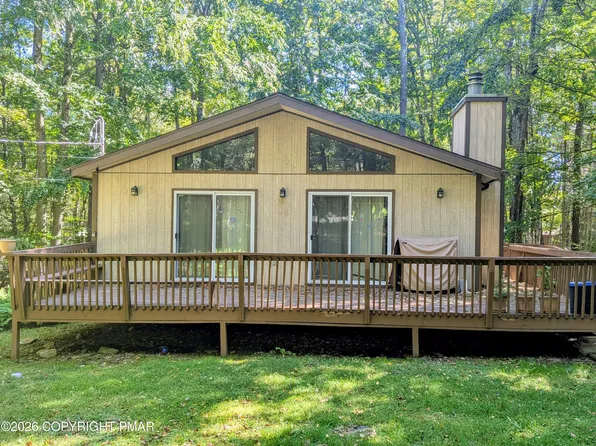 41 Livingston Ln, Gouldsboro, PA 18424