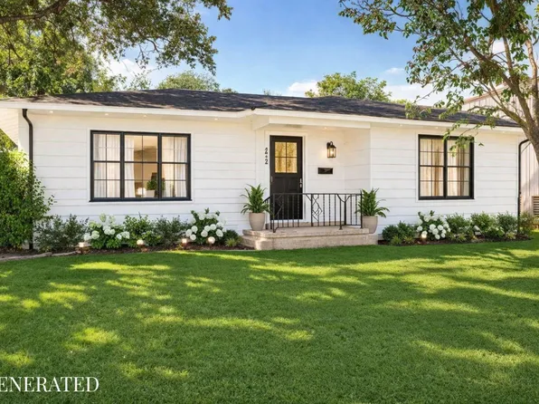 242 W Fannin St, La Grange, TX 78945