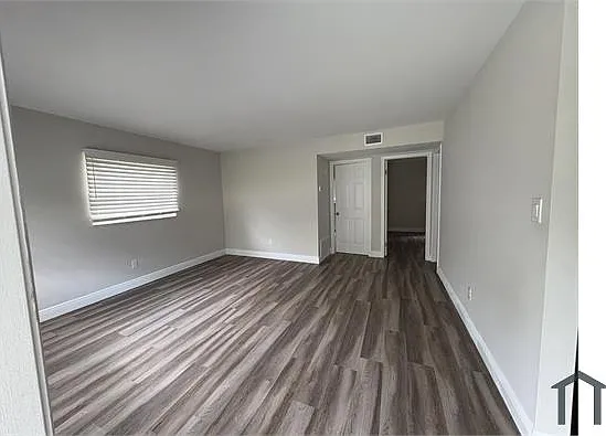 14618 N 43rd St — Photo 5