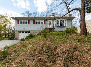 38 Pine Echo Dr, Poughkeepsie, NY