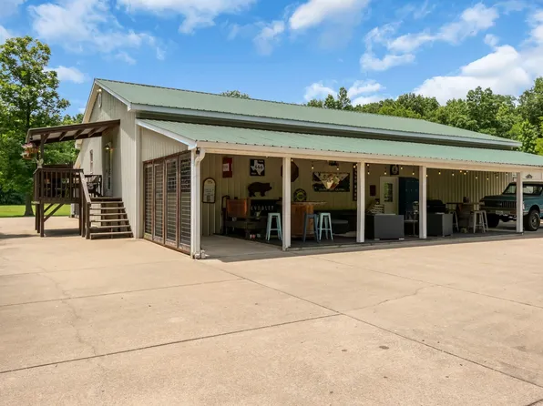 1532 Matlock Dr, Chapmansboro, TN 37035
