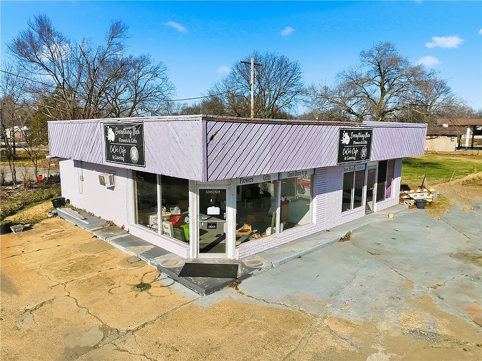 1st image of 320 S 2nd St #12