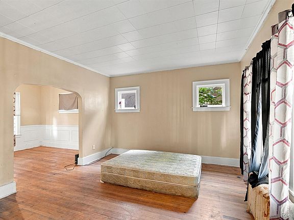 4th image of 3910 Bedford St