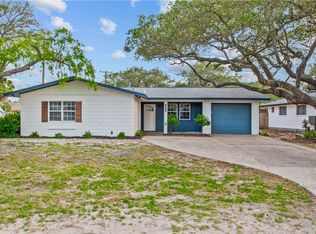 1907 Johnson Ave, Rockport, TX 78382