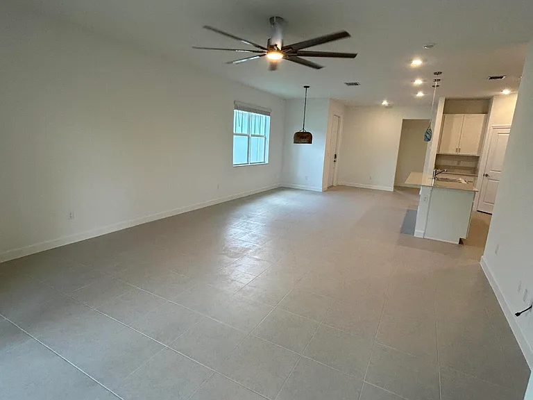 1769 SE Crosswood Way — Photo 7