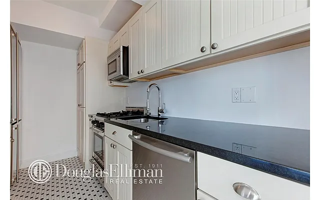 Rented by Douglas Elliman | media 3