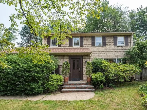 232 Golf Edge, Westfield, NJ 07090