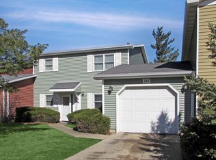 382 Thorncliffe Dr, Glendale Heights, IL