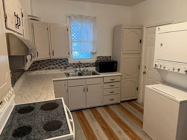 336 Brook St — Photo 5
