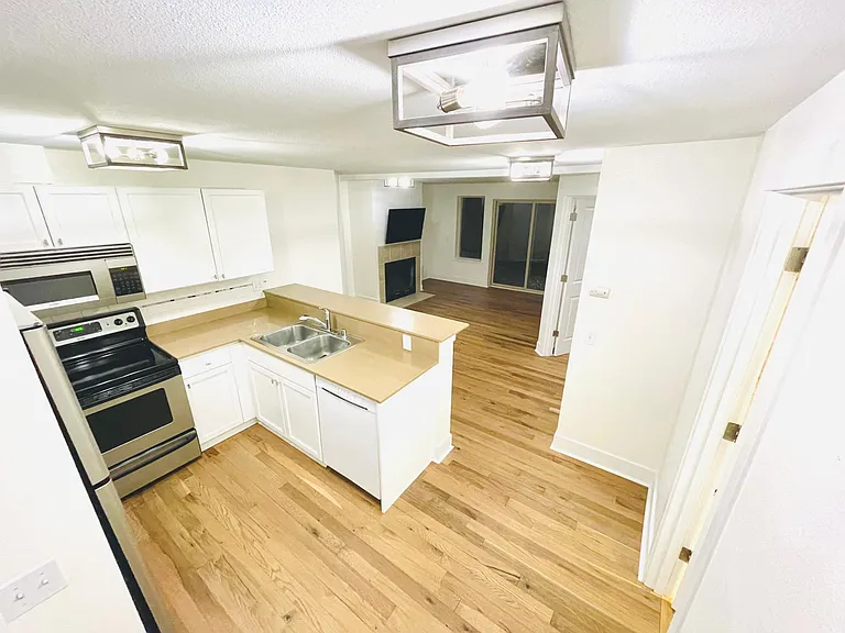 566 Prospect St #109 — Photo 5