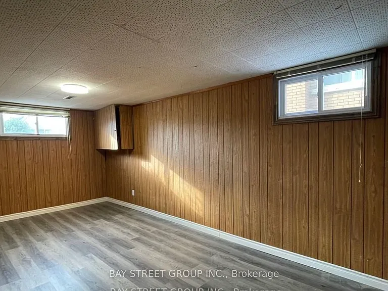 6852 Hagar Ave — Photo 12