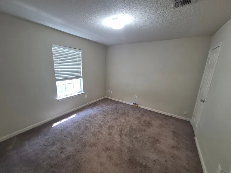 11239 Country Cyn — Photo 2