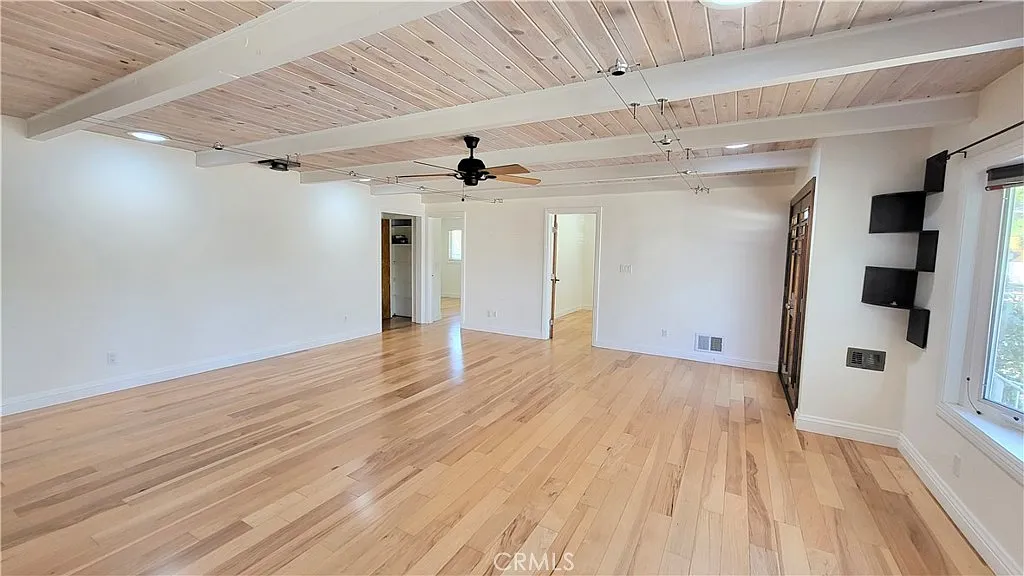 3 bed, 1462 sqft, $4,395 — Photo 3