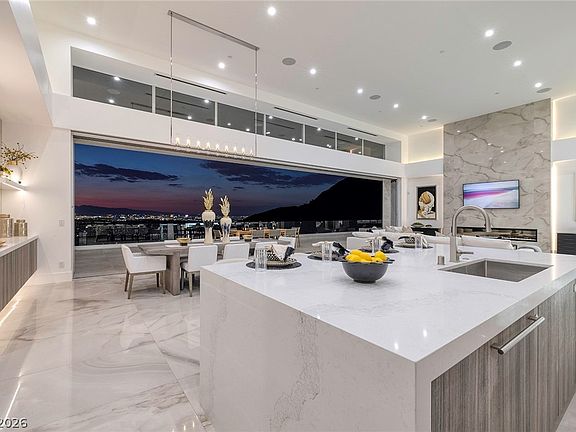 5th image of 665 Overlook Rim Dr