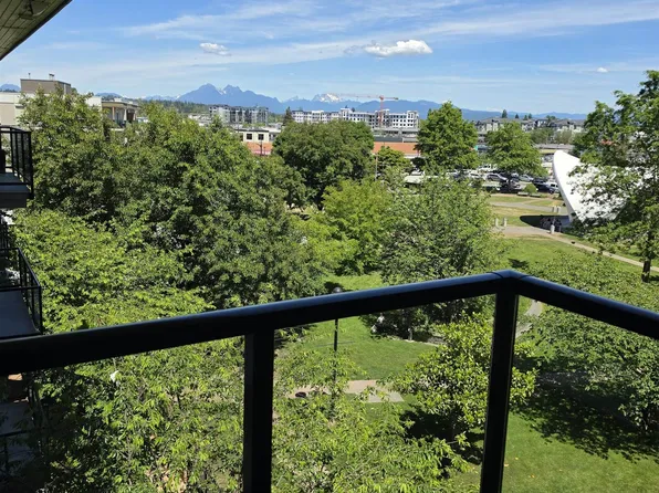20458 Park Ave #405, Langley, BC V3A 4N3