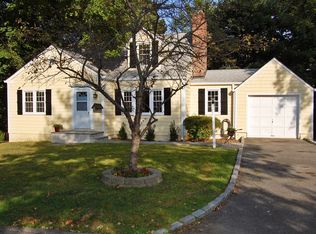 99 Jennings Rd, White Plains, NY 10605