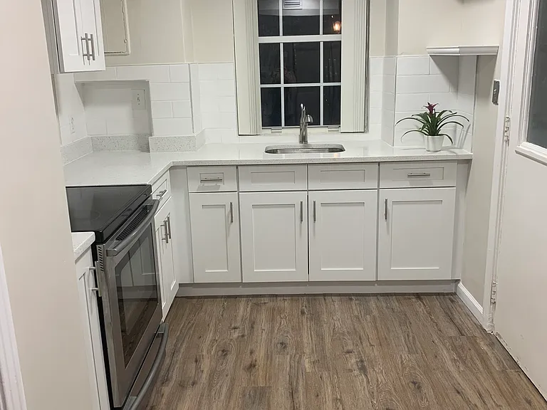 1332 Campbell Ave #1 — Photo 3