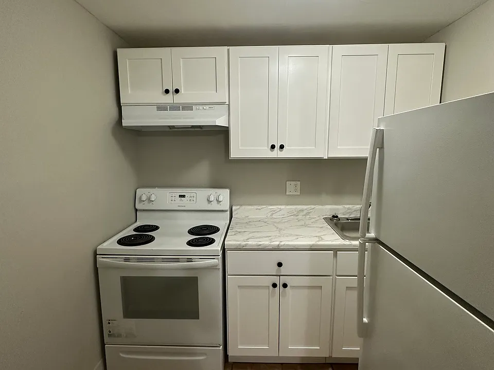 61 Warwick St #5