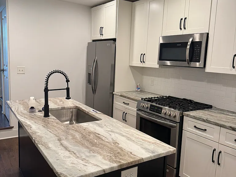 2112 E Fayette St — Photo 8