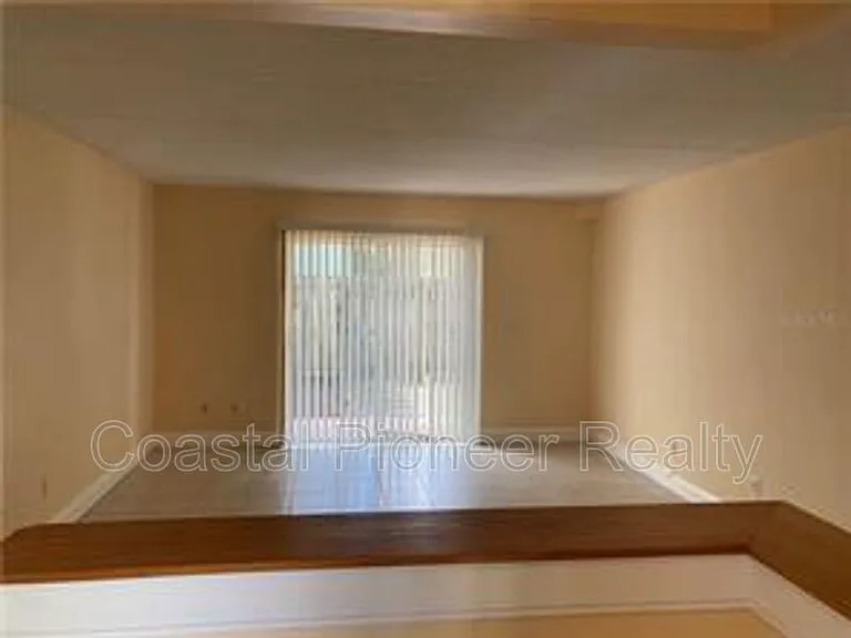 2840 Somerset Park Dr — Photo 4