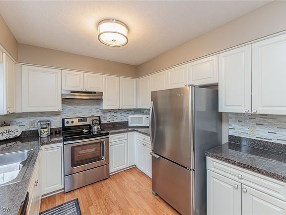 4th image of 1430 Loriann Dr
