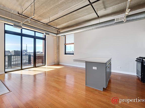2nd image of 833 W 15th Pl Unit 415