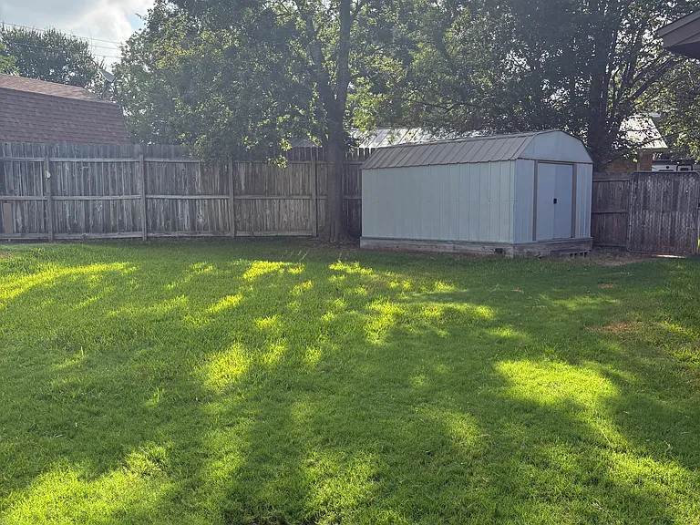 4111 Shawnee Cir — Photo 22