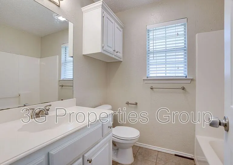 215 Linda St — Photo 19