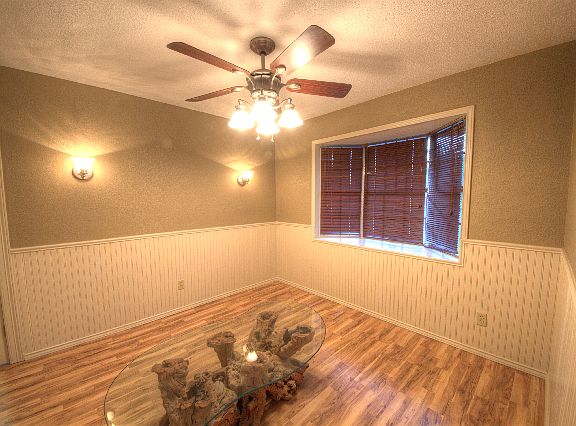 3rd image of 114 James Dr.