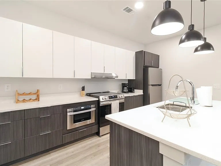 240 Martha Dr #120 — Photo 6
