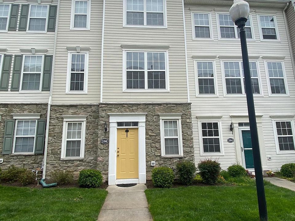 1st image of 21841 Kelsey Sq