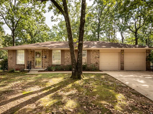 9601 Temple Dr, Little Rock, AR 72205