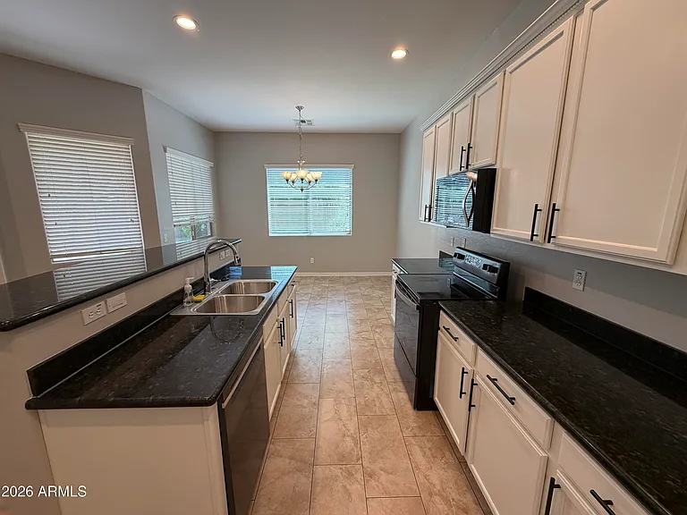 2417 E Iris Dr — Photo 11