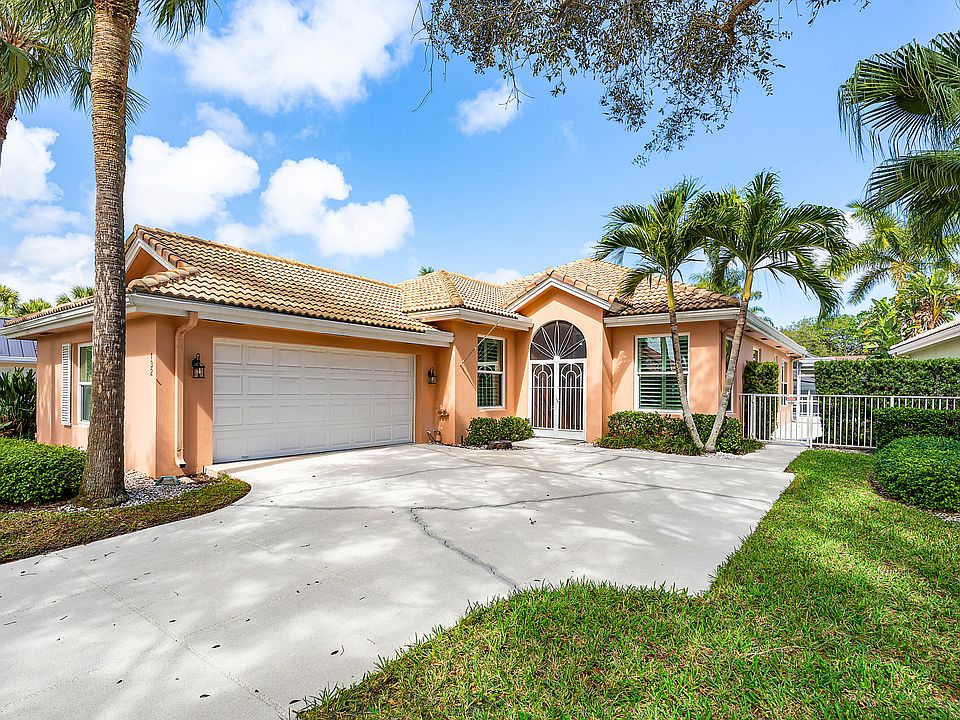 1st image of 132 E Hampton Way