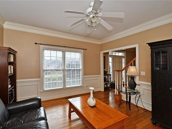 5th image of 105 Oak Run Ct