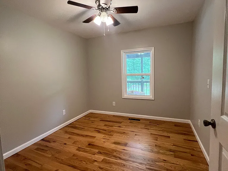 984 Plowshare Rd — Photo 4