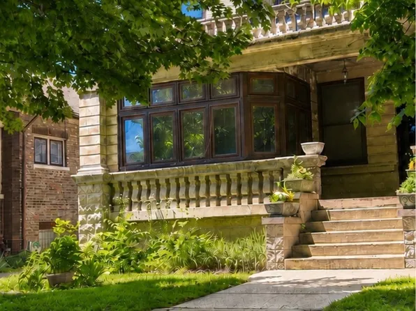 7608 S Ridgeland Ave, Chicago, IL 60649