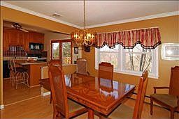5th image of 9 Willis Dr