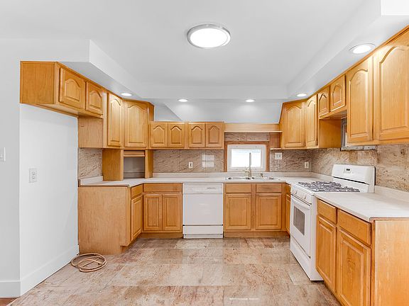 5th image of 63 Bay 17 St #3A