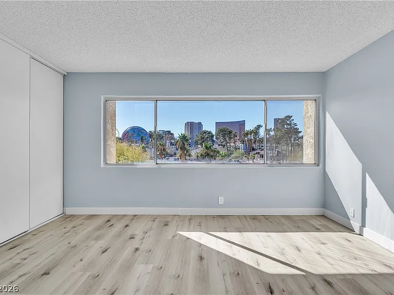 725 N Royal Crest Cir #237 — Photo 21