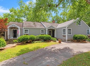 121 Lake Boone Trl, Raleigh, NC 27608