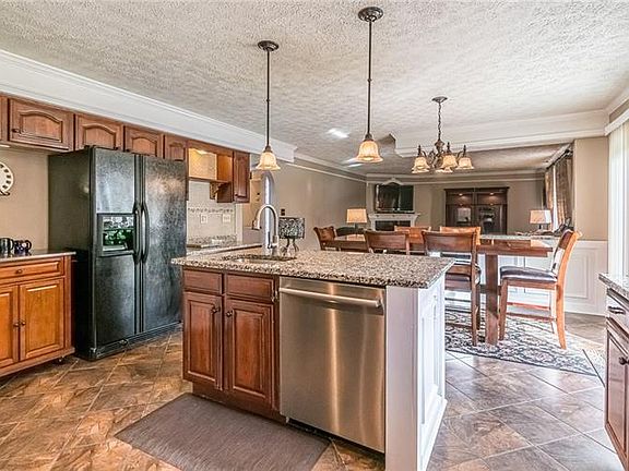 5th image of 129 Hazelwood Dr