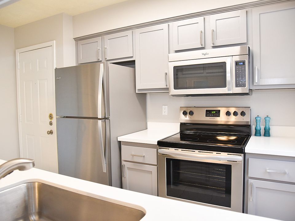 Brand new kitchen with stainless steel appliances!