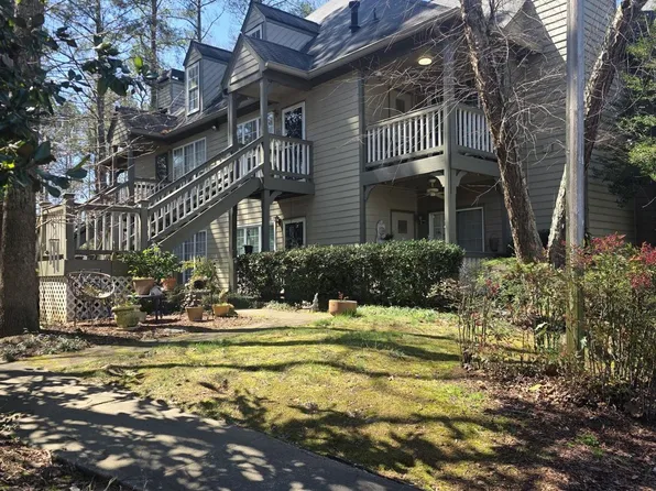 105 Mill Pond Ct SE, Smyrna, GA 30082