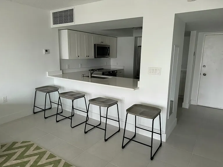 3000 E Sunrise Blvd #17F — Photo 5