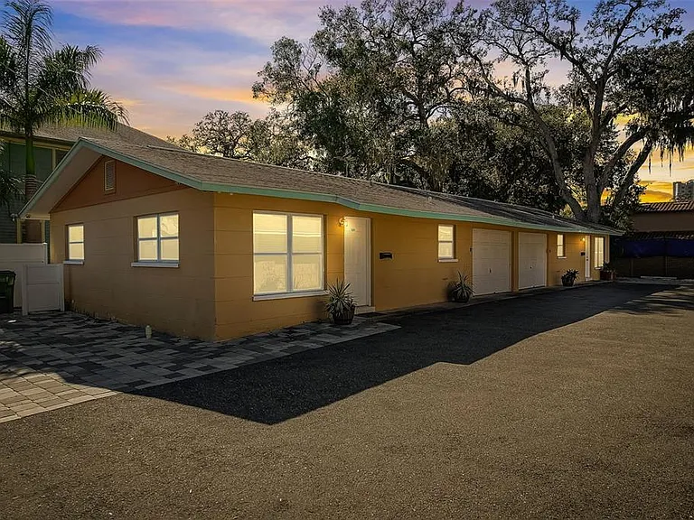 626 S Osprey Ave — Photo 1