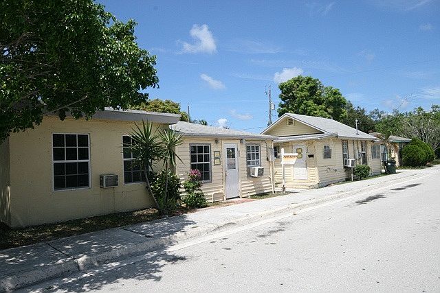 1st image of 402 N C St
