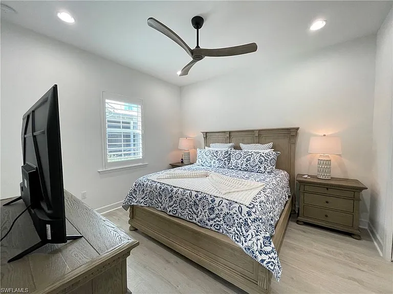 6984 Saona Ct — Photo 14