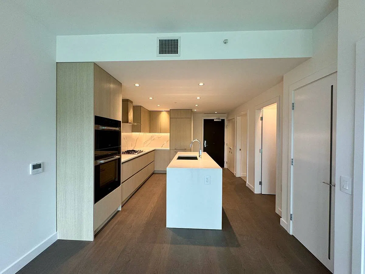 2 bed, 840 sqft, $3,400 — Photo 1