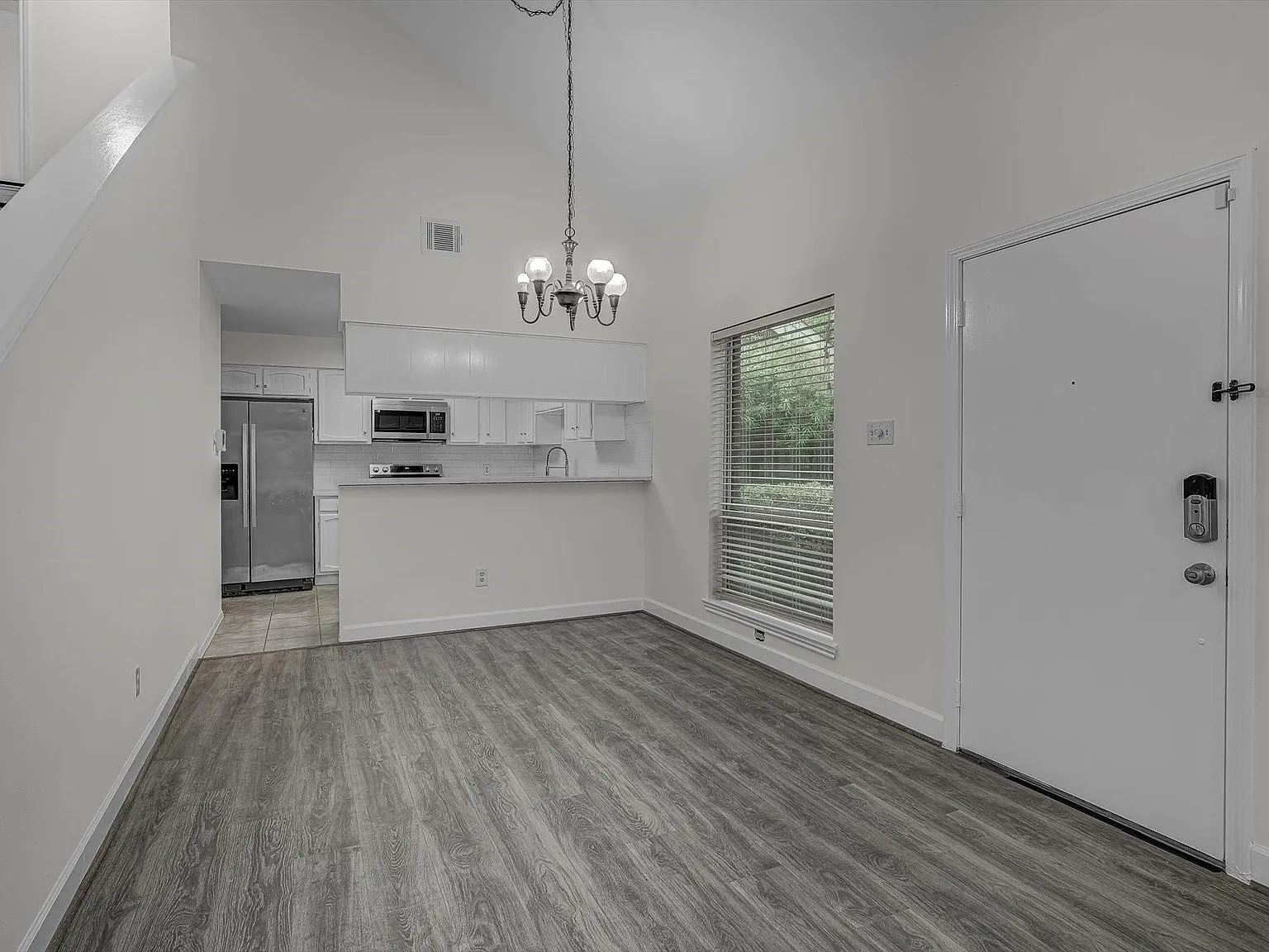 3 bed, 2.0 bath, 1560 sqft, $1,800 — Photo 1